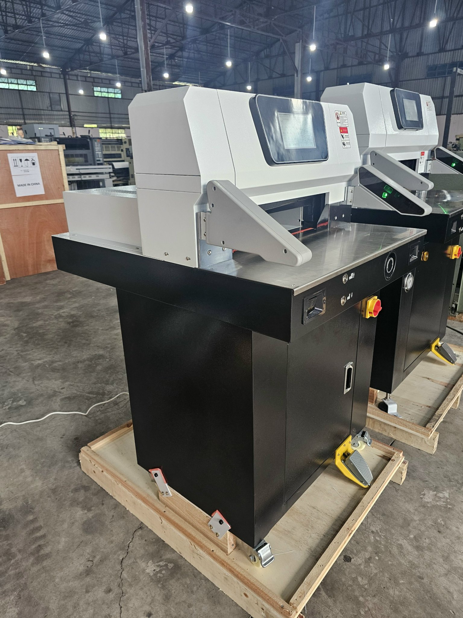 M&Aacute;Y CẮT (X&Eacute;N) GIẤY KHỔ 50 AV50M